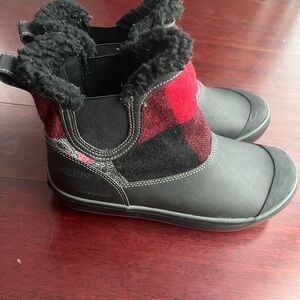 Women’s Keen Chelsea Elsa II Waterproof Boots Plaid Size 9 Rain Boots